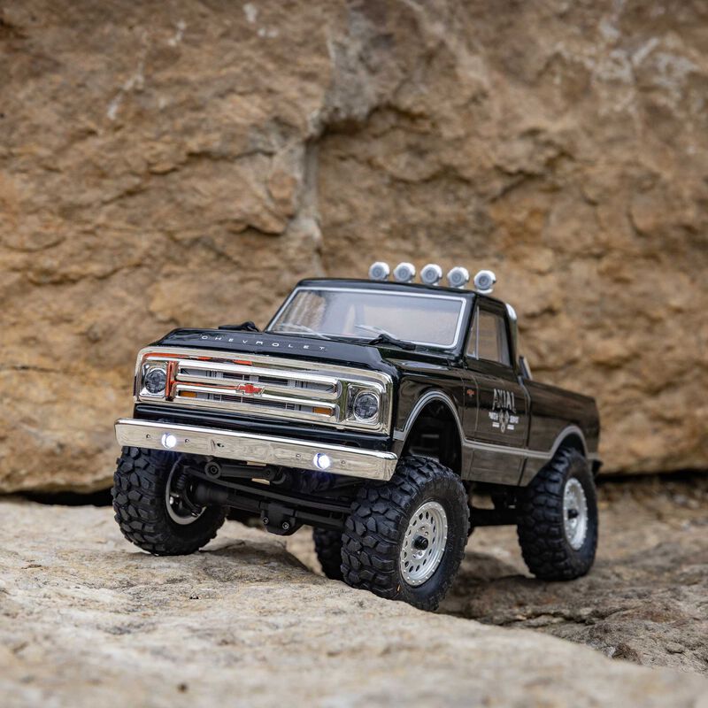 Axial scx24 1967 c10 chevy 4x4 shops RTR 2 batteries and charger